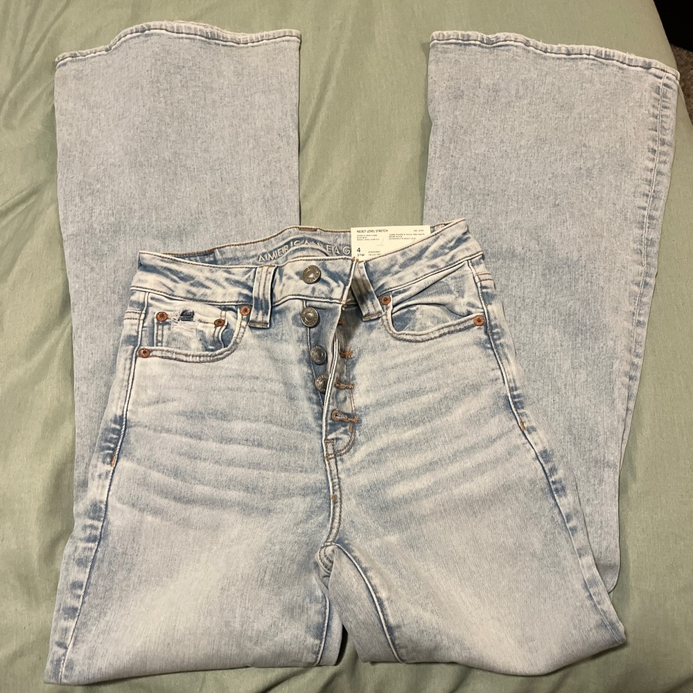 American Eagle NWT flare boot cut jeans.